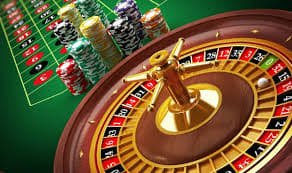 Tampilan live casino sv827 dengan dealer langsung yang bisa diakses dari ponsel